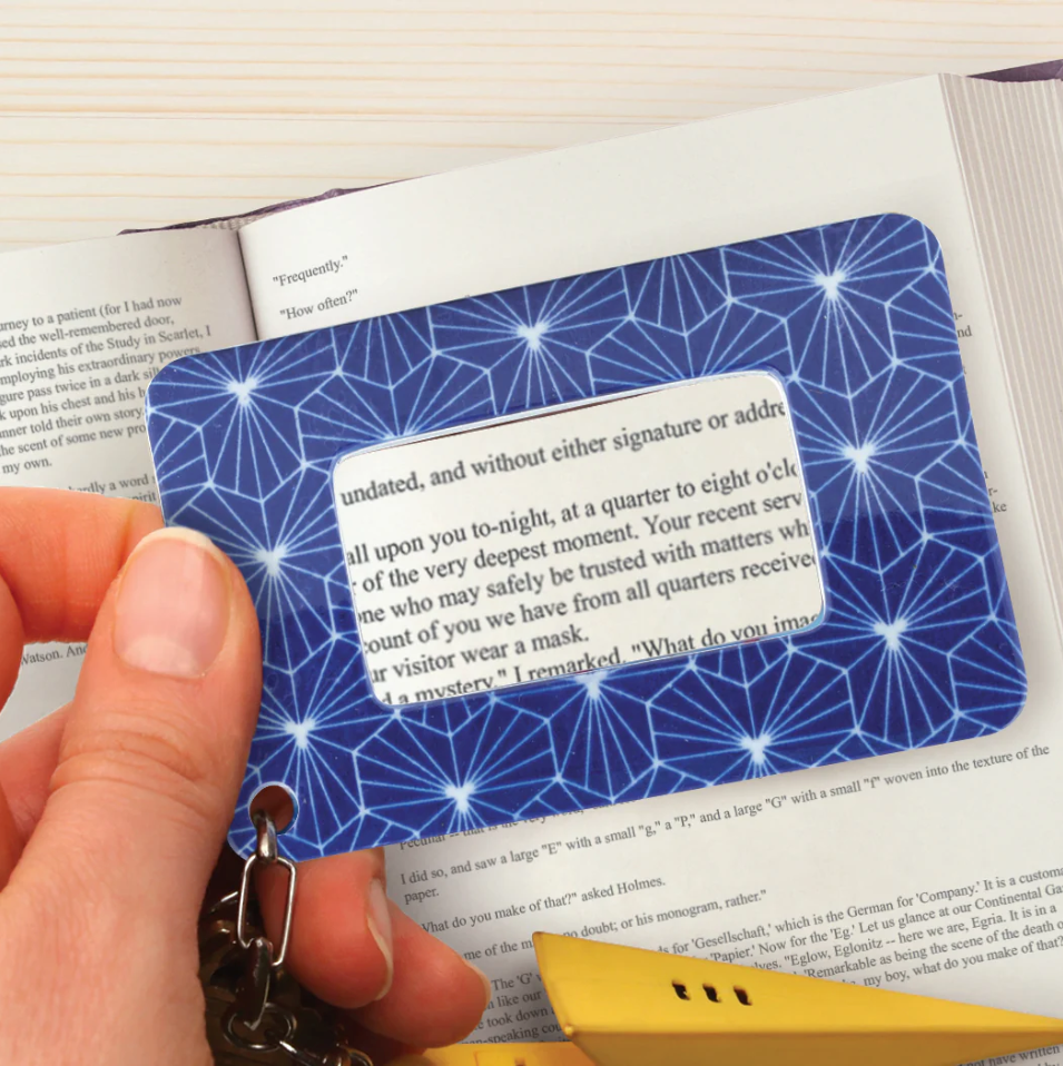 Kikkerland Wallet Magnifier