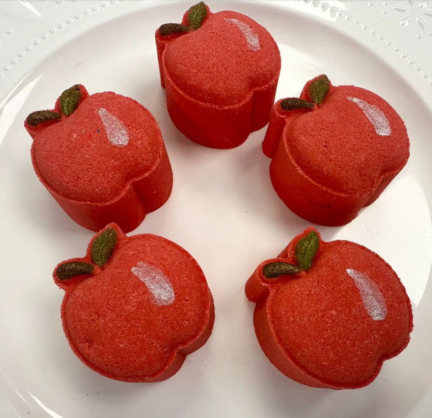 Poppy & Thyme Little Red Apple Bath Bomb 1.9 oz