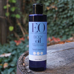 Vitamin E is blended with Jojoba, Sunflower and Sweet Almond oils to deeply nourish skin and improve radiance where it’s needed most. The timeless scent of French Lavender soothes the senses while this oil restores softness to skin.