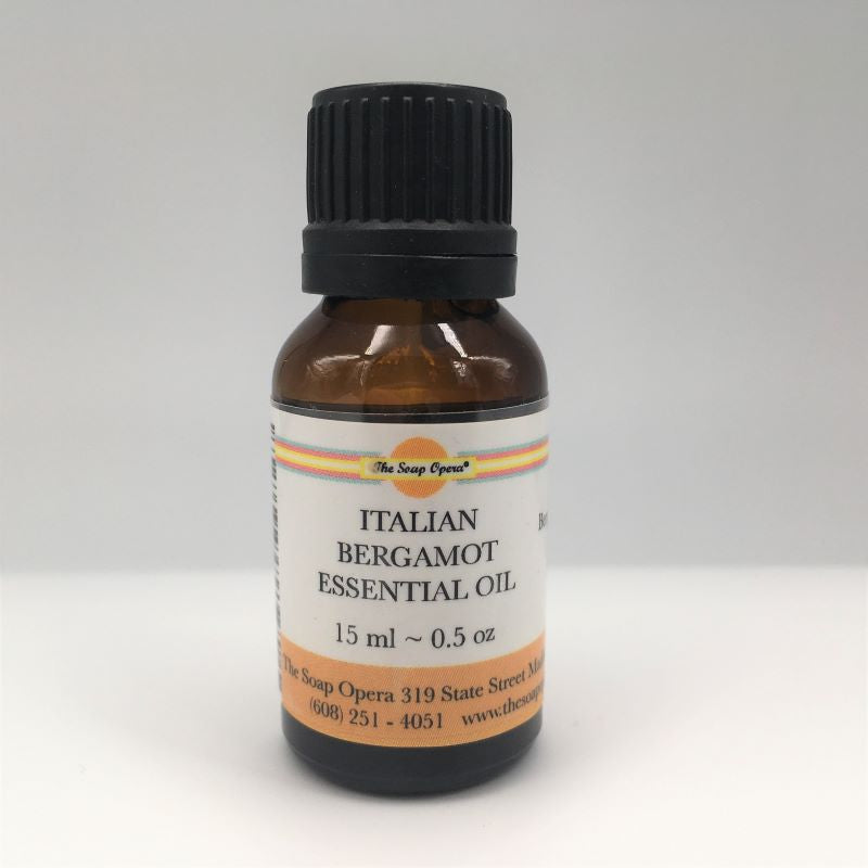 Italian Bergamot It has fresh, spicy, floral, and citrus notes that work well as a top note in many perfumes. It is commonly used in aromatherapy to reduce stress and anxiety.