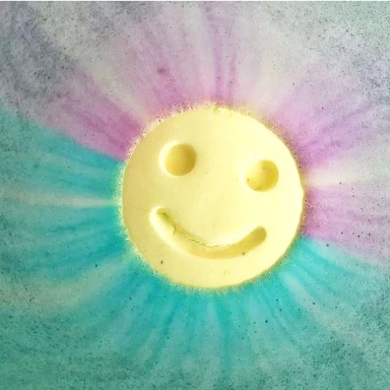 Feeling Smitten Bath Bomb 2.8oz - Rainbow Happy Face